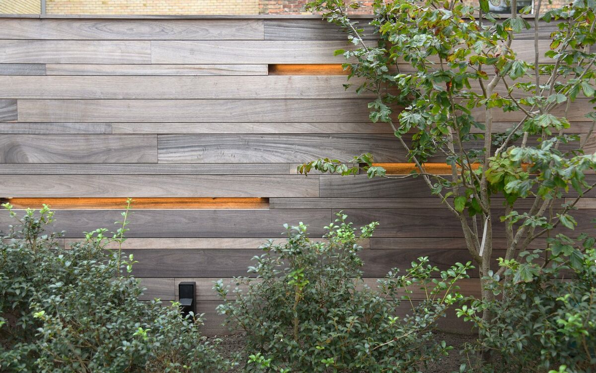 tuinen oost - houtenwand